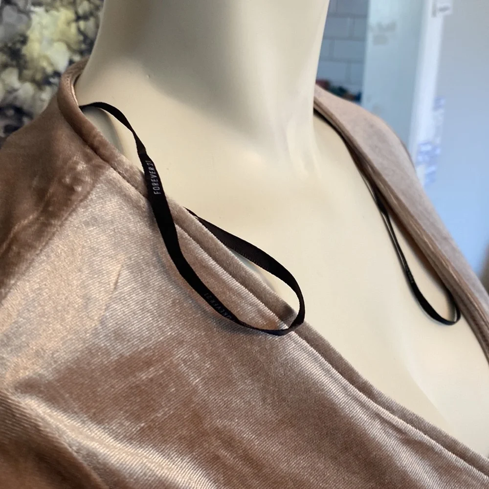 Forever 21 Top - Picture 4 of 5